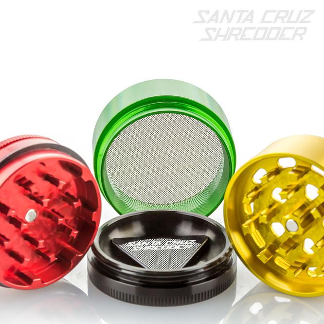 Santa Cruz Shredder 4 Part Rasta Medium  (2 1/8″ Diameter)